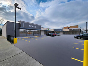 3401-3417 W Irving Park Rd, Chicago, IL à louer Photo de l’immeuble– Image 1 sur 5