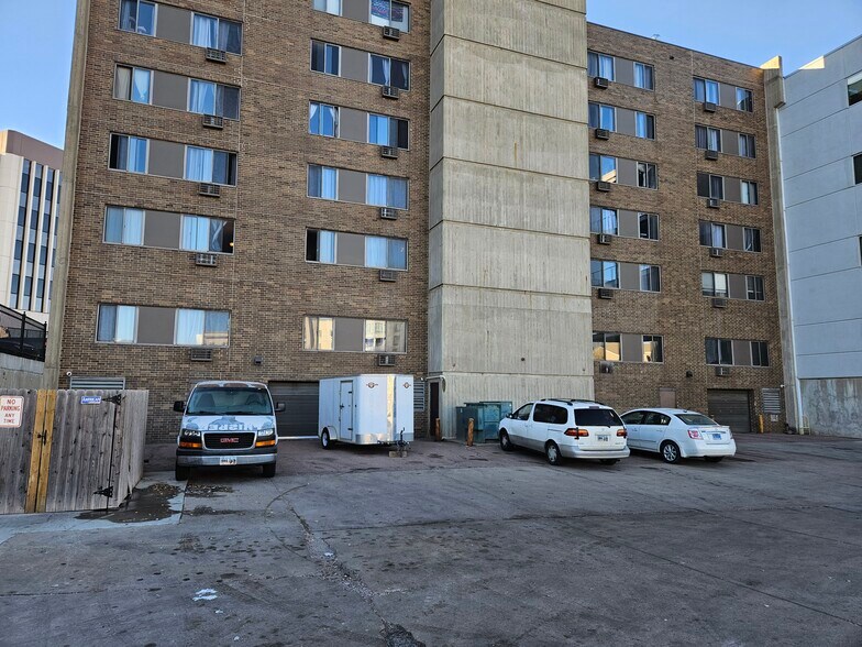120 N Phillips Ave, Sioux Falls, SD à louer - Photo de l’immeuble – Image 3 sur 8