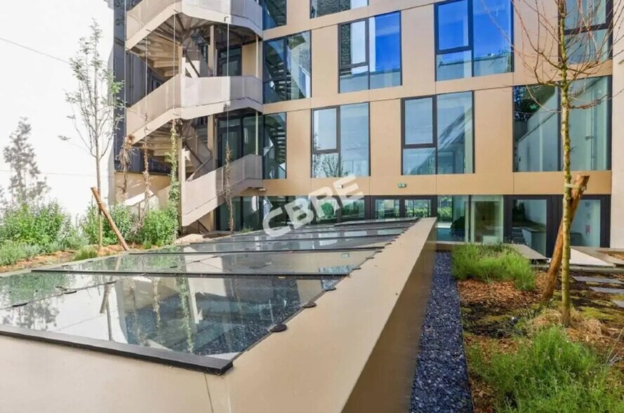 Bureau dans Neuilly-sur-Seine à vendre - Photo de l’immeuble – Image 2 sur 26