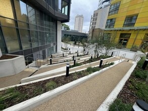 52 Marsh Wall, Londres à louer Photo de l’immeuble– Image 2 sur 4