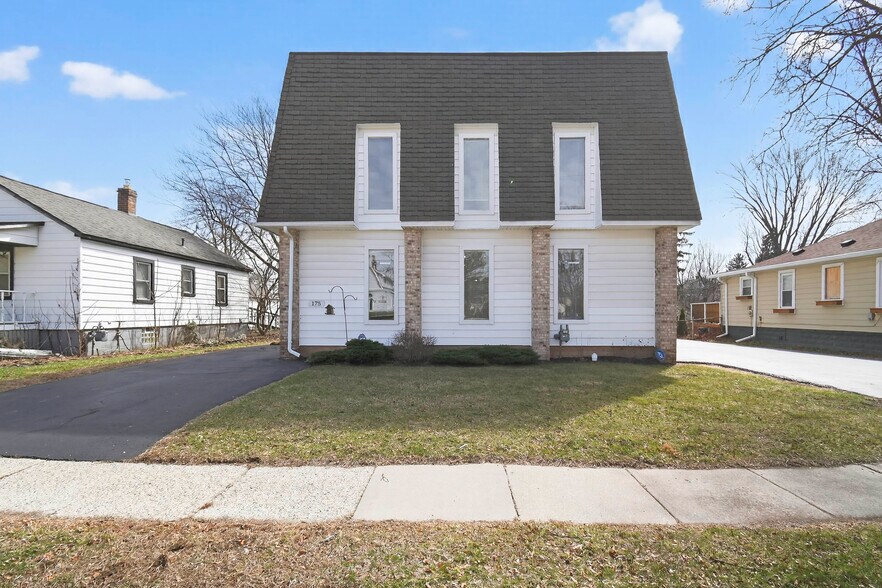 175 2nd St, Belleville, MI à vendre - Photo de l’immeuble – Image 3 sur 50