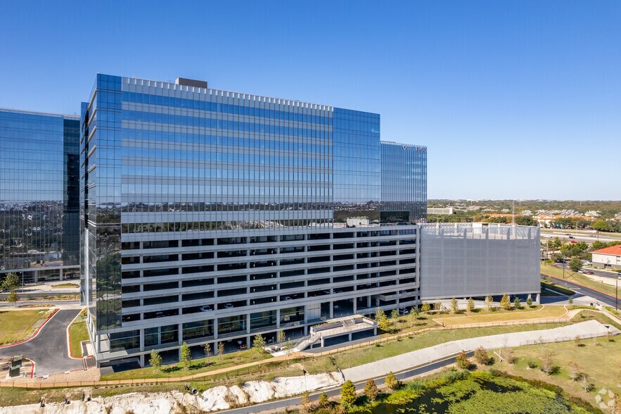 11815 Alterra Pky, Austin, TX à louer - Photo de l’immeuble – Image 3 sur 4