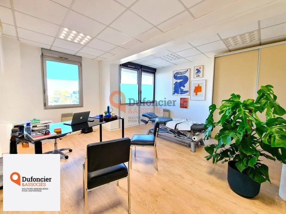 Bureau dans Saint-Benoît à louer Photo intérieure– Image 1 sur 3