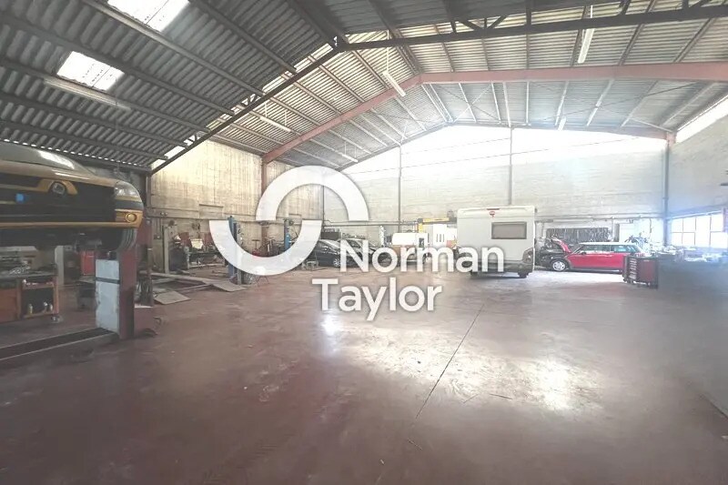 Local d'activités dans Perpignan à vendre Photo de l’immeuble– Image 1 sur 5