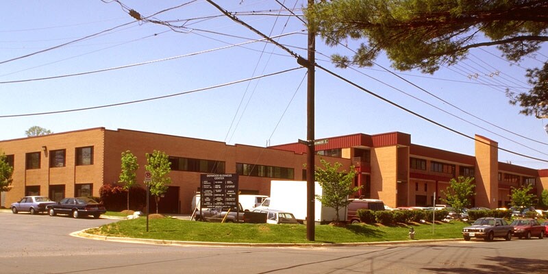 15950-15958 Derwood Rd, Rockville, MD à louer - Photo de l’immeuble – Image 2 sur 4