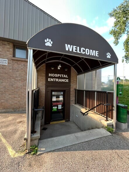 620 Fanshawe Park Rd E, London, ON à vendre - Photo de l’immeuble – Image 2 sur 6