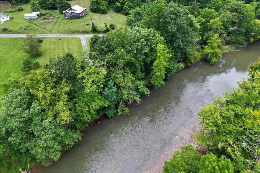 19080 N Fork River Rd, Abingdon, VA à vendre - Photo de l’immeuble – Image 3 sur 54