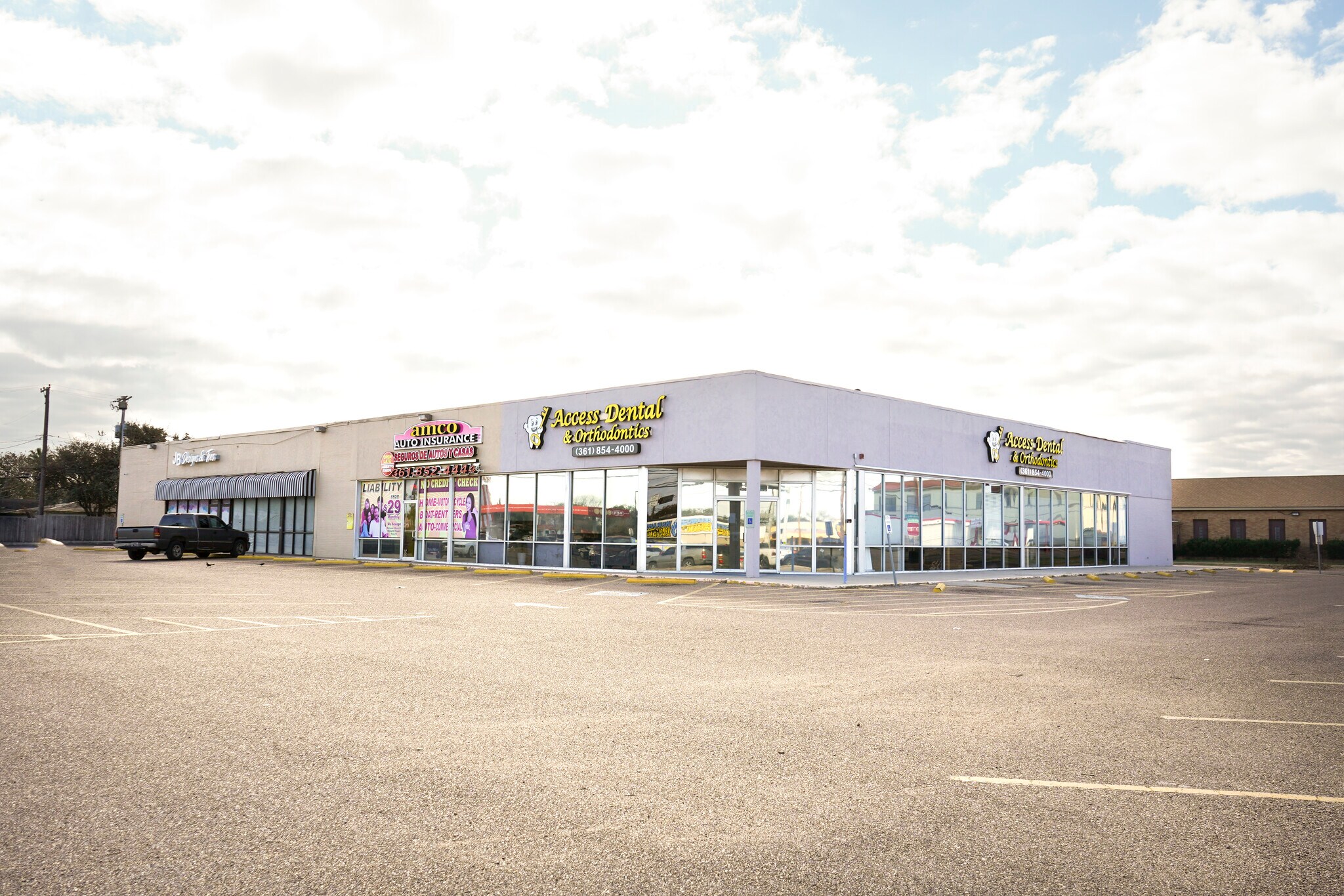 4502-4506 Kostoryz Rd, Corpus Christi, TX à louer Photo principale– Image 1 sur 2