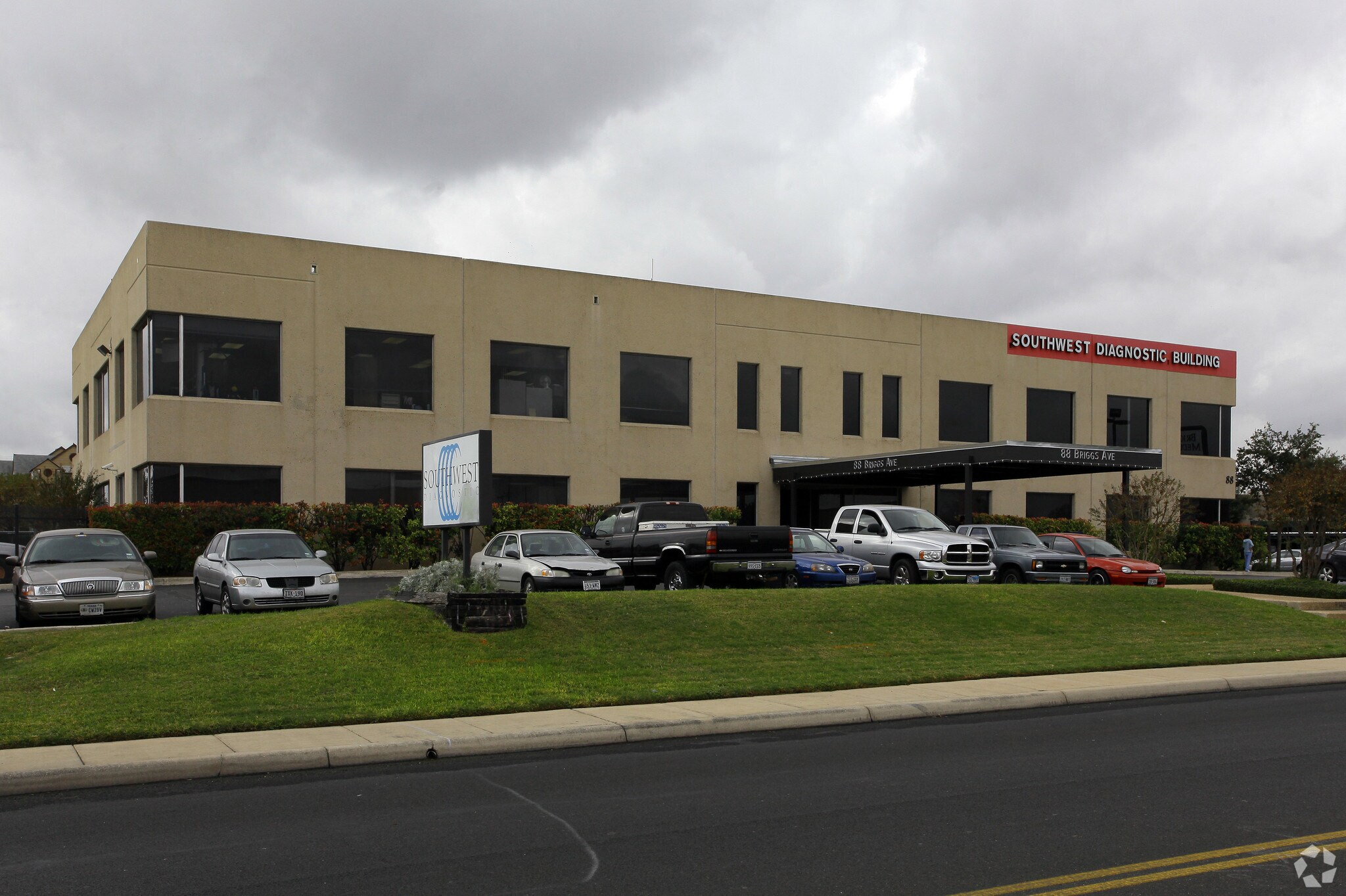 98 Briggs Ave, San Antonio, TX à louer Photo principale– Image 1 sur 7