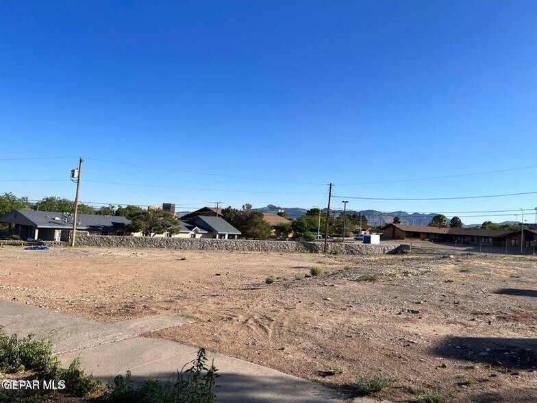 1501 Brown St, El Paso, TX à vendre - Photo de l’immeuble – Image 3 sur 5