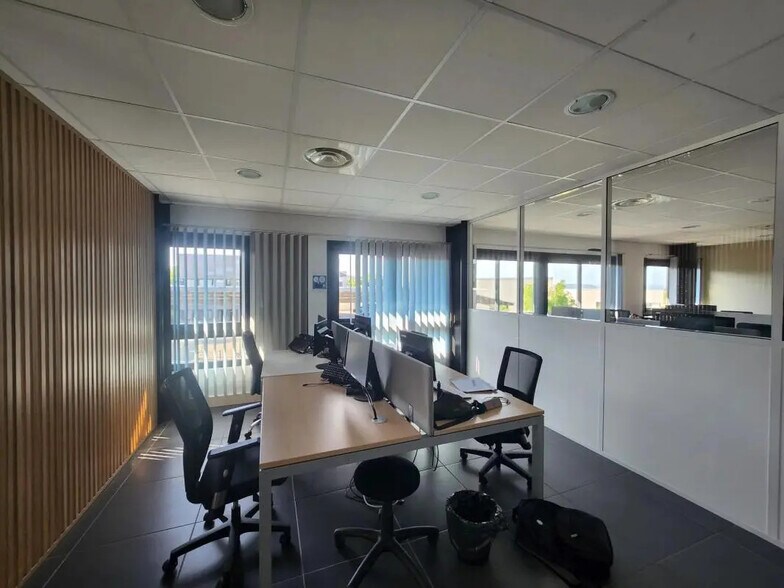 Bureau dans Montpellier à louer - Photo de l’immeuble – Image 3 sur 14