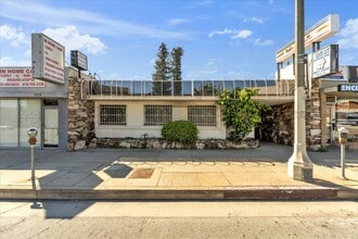 18032 Ventura Blvd, Encino, CA à louer Photo intérieure– Image 2 sur 65