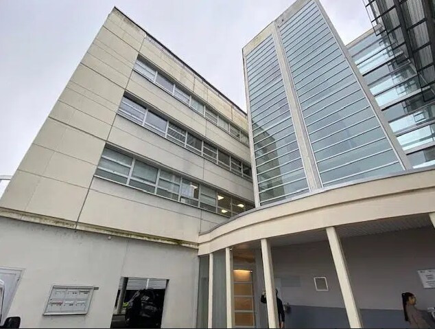 Plus de détails pour 18 Rue Du Pont De L'Arche, Saint-Avertin - Bureau à vendre