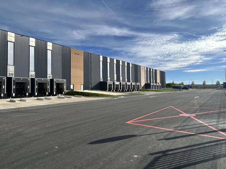 Rue De Sancey, Sens à louer - Photo de l’immeuble – Image 3 sur 3