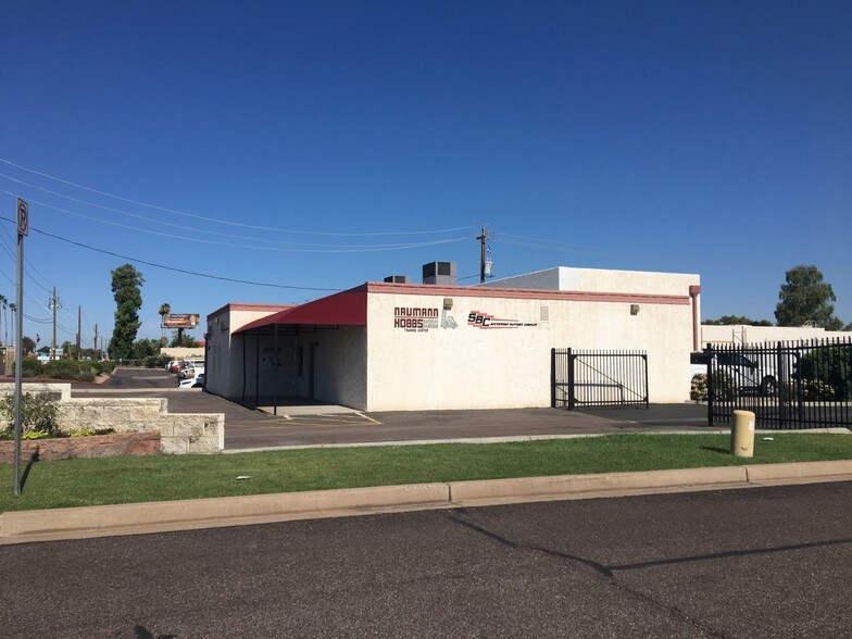 4335 E WOOD ST & 4320 E BROADWAY RD portefeuille de 2 biens à vendre sur LoopNet.fr - Photo principale – Image 1 sur 4