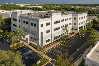 1095 Broken Sound Pky, Boca Raton, FL - VUE AÉRIENNE  vue de carte - Image1
