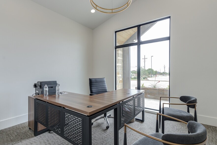 5025 122nd Street, Lubbock, TX à louer - Photo de l’immeuble – Image 2 sur 22