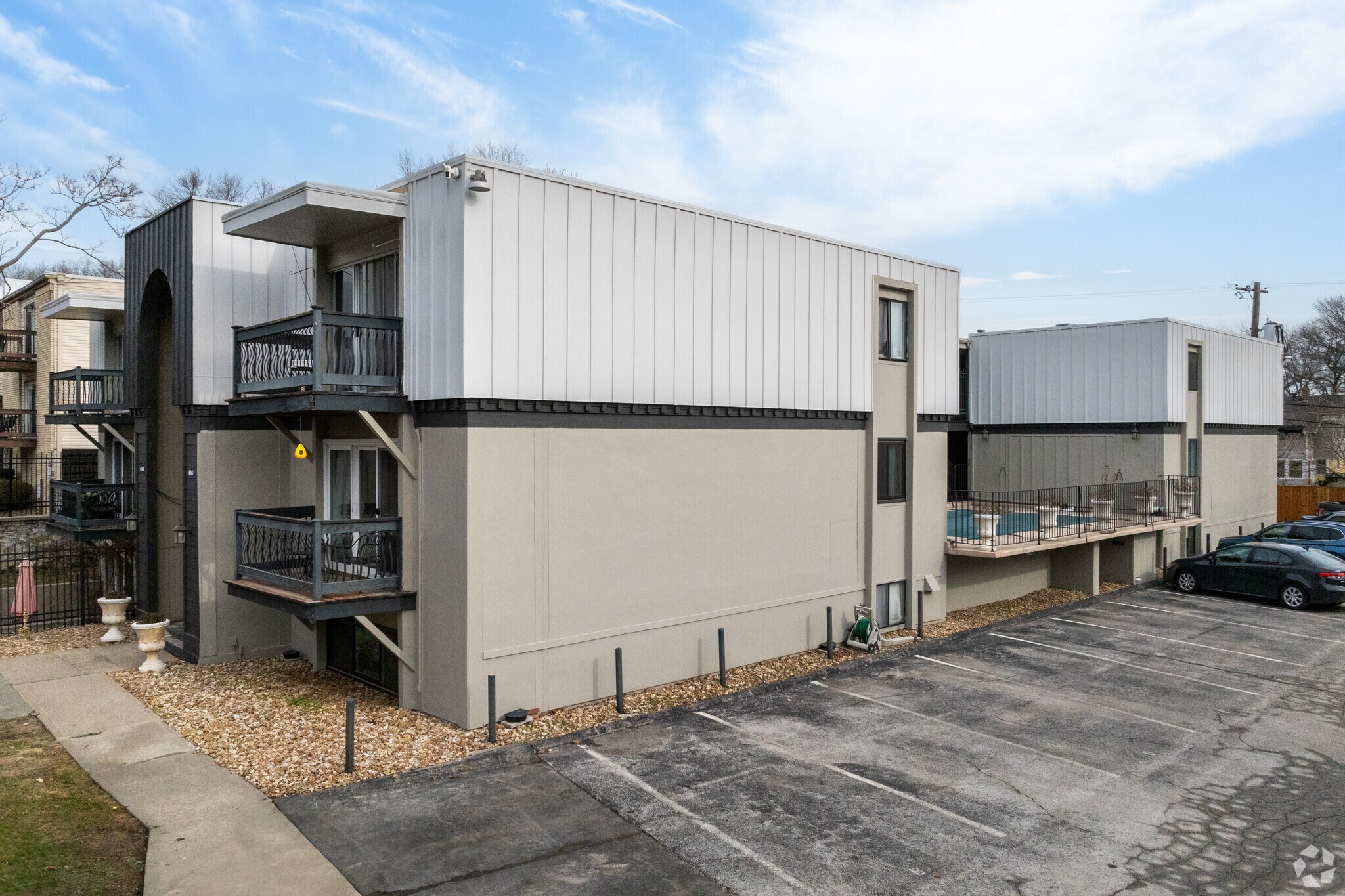 4143-4157 Roanoke Rd, Kansas City, MO à vendre Photo principale– Image 1 sur 1