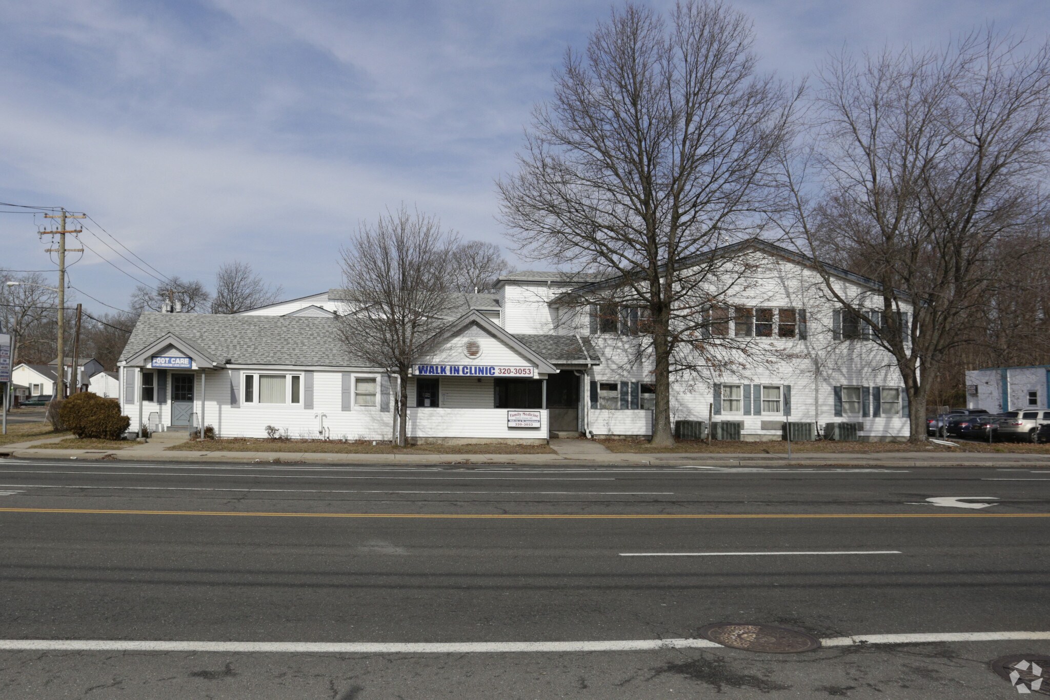1305 Middle Country Rd, Selden, NY à louer Photo principale– Image 1 sur 10