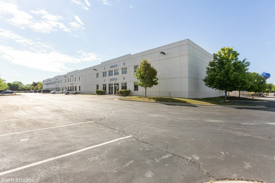 475 Quadrangle Dr, Bolingbrook, IL à louer - Photo principale – Image 1 sur 19