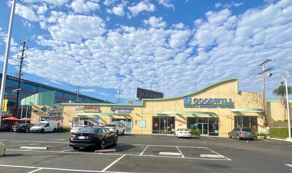 8905 Venice Blvd, Los Angeles, CA à louer - Photo de l’immeuble – Image 2 sur 6