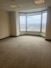 425 S Financial Pl, Chicago, IL à louer Photo de l’immeuble– Image 1 sur 3