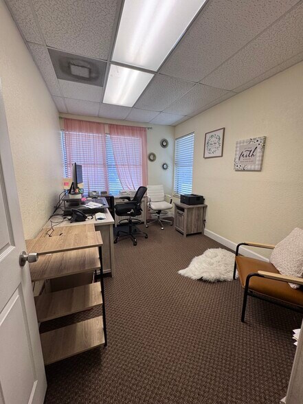 412-414 Madrid Blvd, Punta Gorda, FL à louer - Photo de l’immeuble – Image 3 sur 13