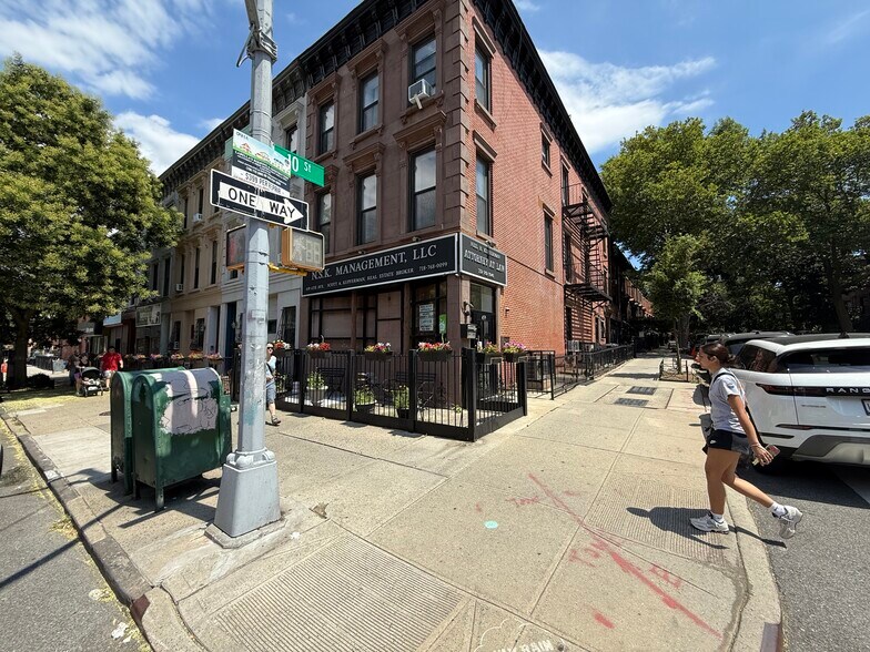459 6th Ave, Brooklyn, NY à louer - Photo de l’immeuble – Image 2 sur 12