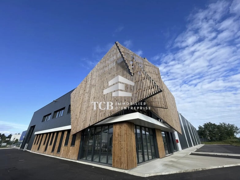 Local d’activités dans Saint-Aignan-Grandlieu à louer - Photo de l’immeuble – Image 1 sur 5