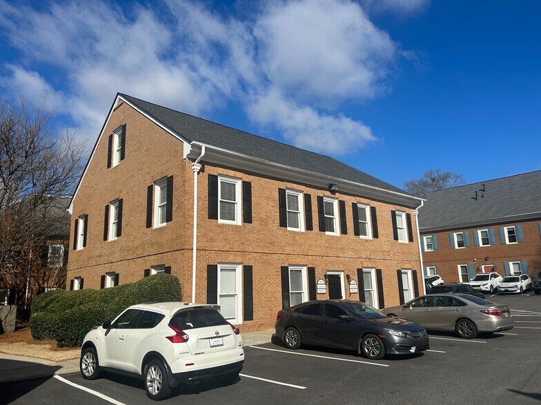 324 Cherokee St NE, Marietta, GA à vendre - Photo de l’immeuble – Image 1 sur 12