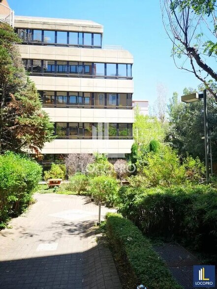 Bureau dans Marseille à louer - Photo de l’immeuble – Image 2 sur 11