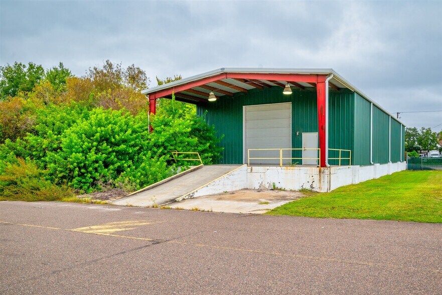 5115 Hartford St, Tampa, FL à louer - Photo de l’immeuble – Image 3 sur 6