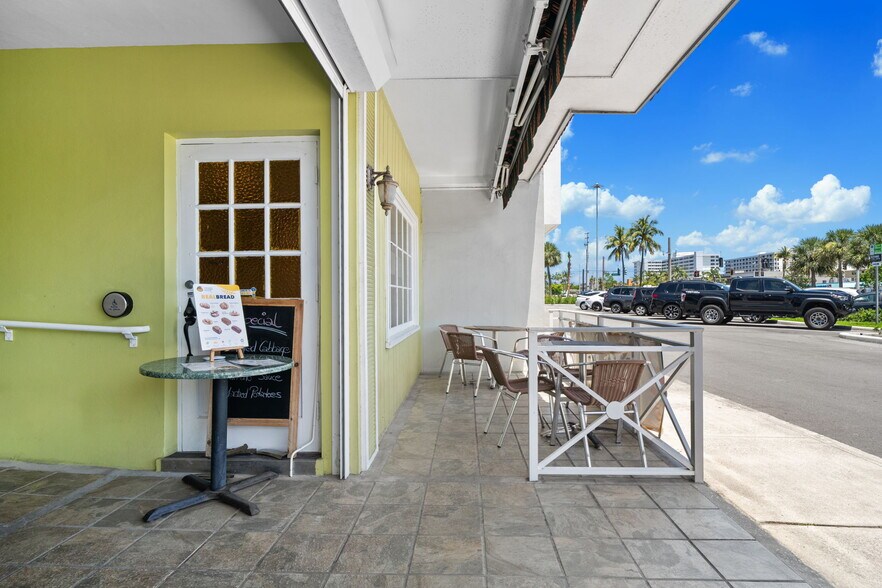 2909-2911 E Commercial Blvd, Fort Lauderdale, FL à vendre - Photo de l’immeuble – Image 3 sur 30