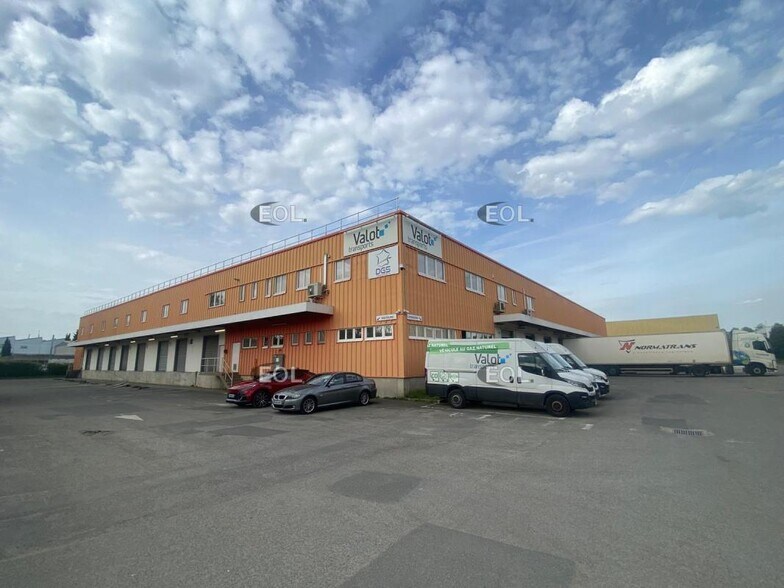 Industriel/Logistique dans Chennevières-sur-Marne à louer - Photo de l’immeuble – Image 1 sur 10