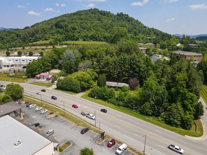 1545 U. S. Highway 421, Boone, NC à vendre - Photo de l’immeuble – Image 3 sur 13