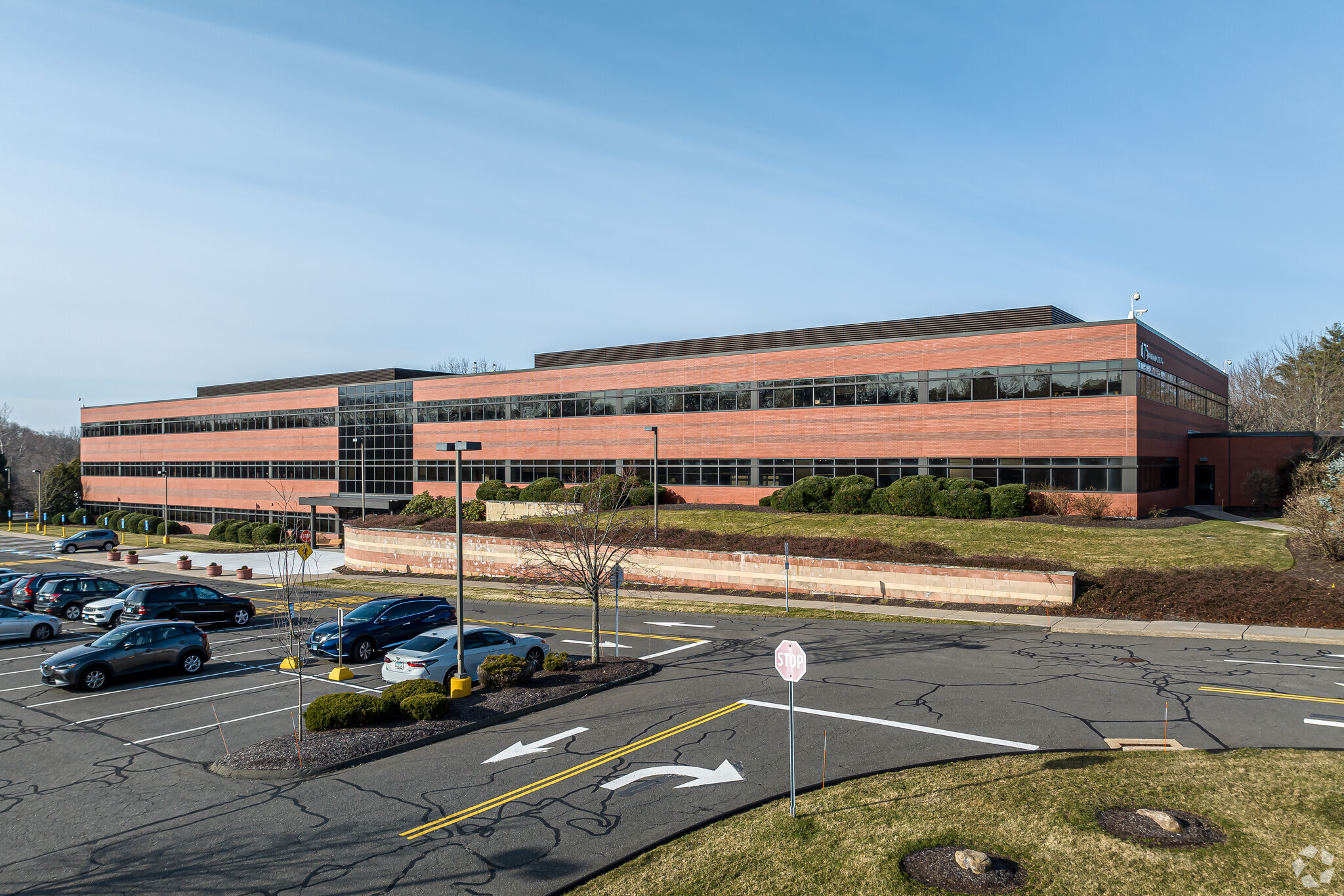 175 Scott Swamp Rd, Farmington, CT à louer Photo principale– Image 1 sur 23