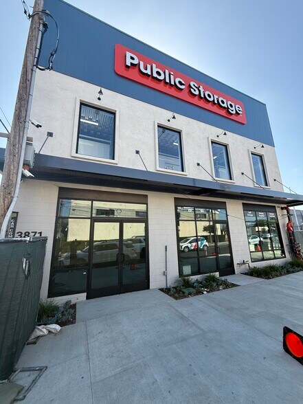 3873 Grand View Blvd, Los Angeles, CA à louer - Photo de l’immeuble – Image 3 sur 5