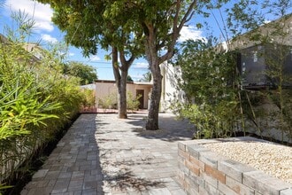 7201 S Dixie Hwy, West Palm Beach, FL à louer Photo intérieure– Image 2 sur 8