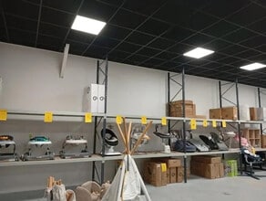 Local commercial dans Givors à vendre Photo intérieure– Image 2 sur 3