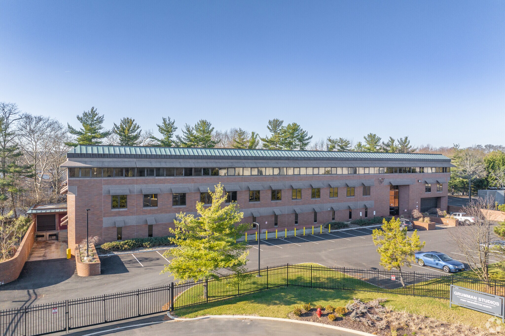 101 Channel Dr, Port Washington, NY à louer Photo de l’immeuble– Image 1 sur 25