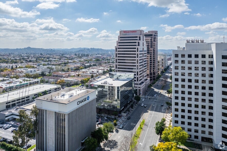 600 N Brand Blvd, Glendale, CA à louer - Photo de l’immeuble – Image 3 sur 35