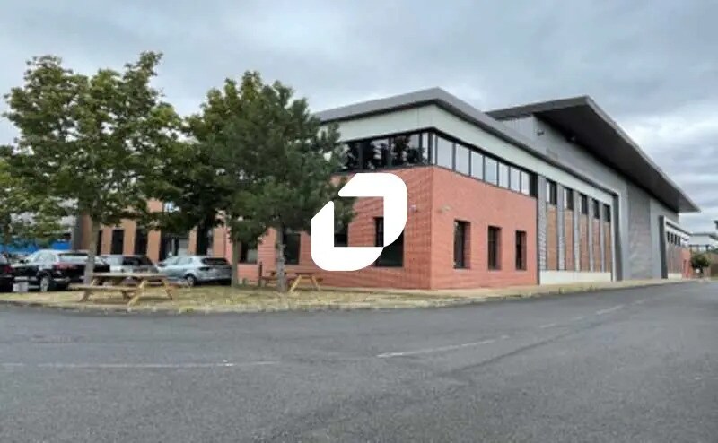 Bureau dans Villeneuve-la-Garenne à louer - Photo de l’immeuble – Image 1 sur 23
