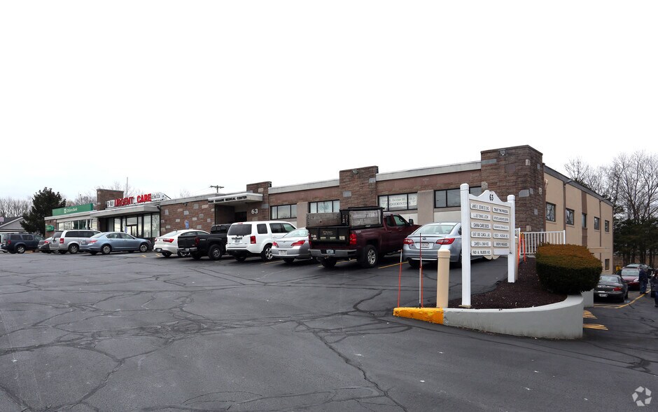 63-67 Eddie Dowling Hwy, North Smithfield, RI à louer - Photo principale – Image 1 sur 40