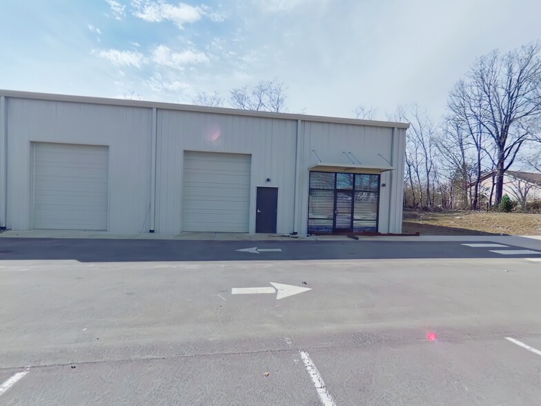 825 Carthage Hwy, Lebanon, TN à louer - Photo de l’immeuble – Image 3 sur 8