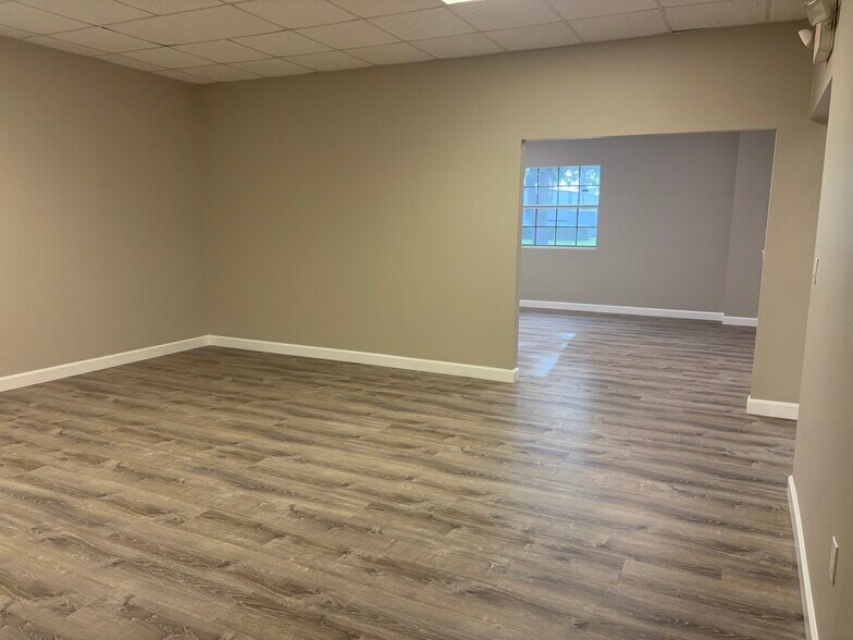 5580 ZIP Dr, Fort Myers, FL à louer - Photo de l’immeuble – Image 2 sur 5