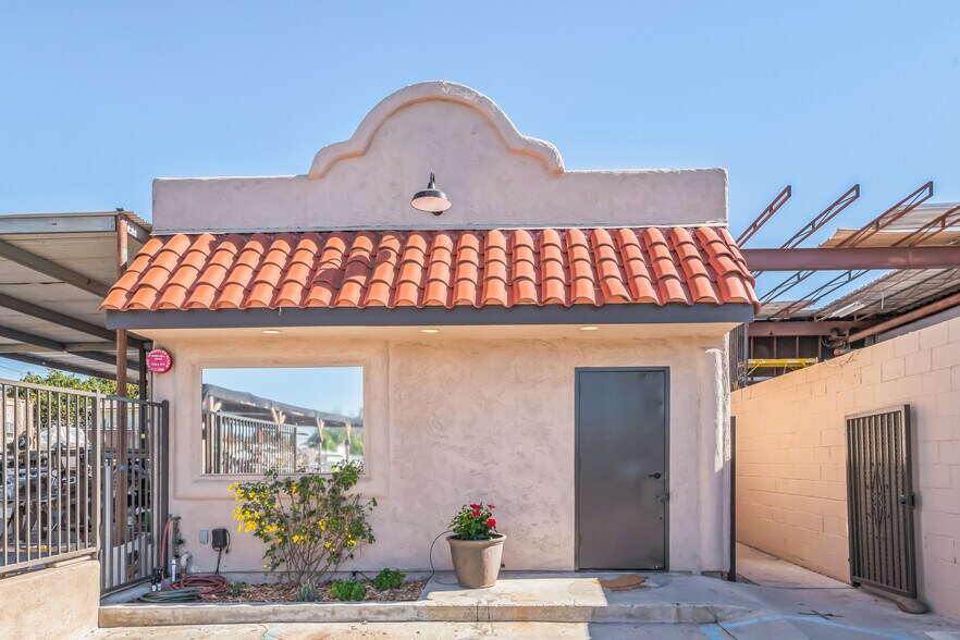 741 Grand Ave, Spring Valley, CA à vendre - Photo de l’immeuble – Image 3 sur 25