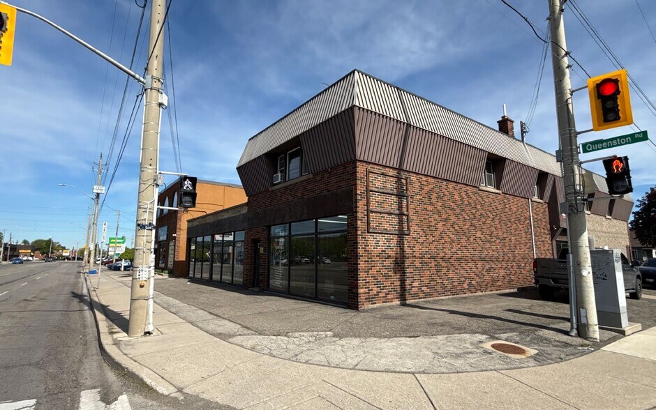 123 Queenston Rd, Hamilton, ON à louer - Photo de l’immeuble – Image 2 sur 3