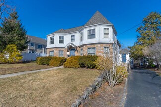 Plus de détails pour 61 W Central St, Natick, MA - Spécialisé à vendre
