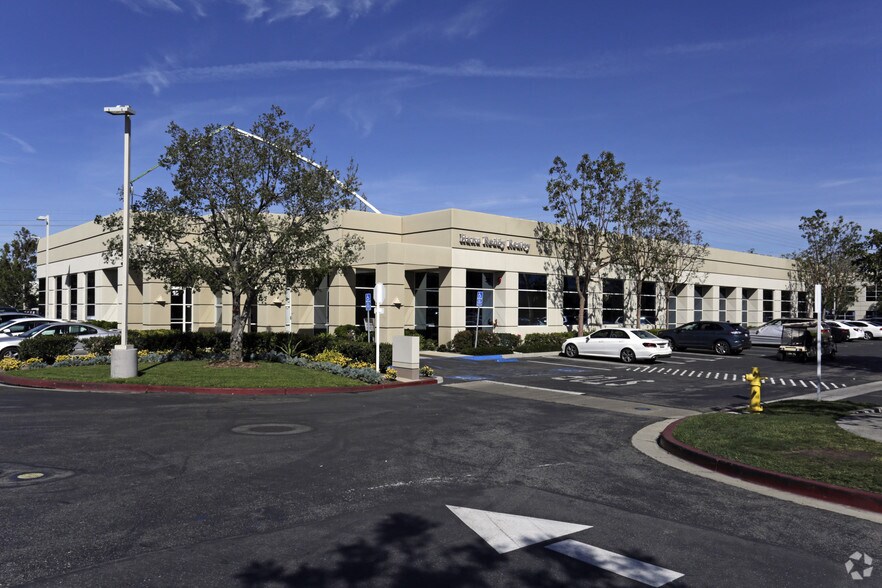 16251 Laguna Canyon Rd, Irvine, CA à louer - Photo principale – Image 1 sur 7