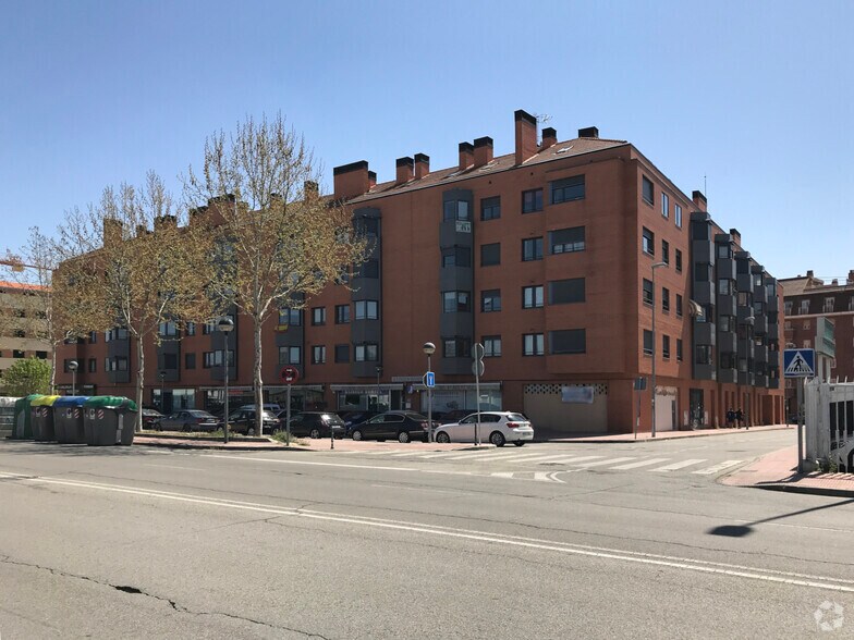 Calle Vigo, 1, Alcalá de Henares, Madrid à vendre - Photo de l’immeuble – Image 2 sur 2